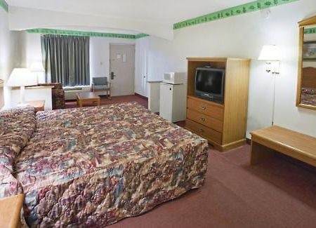 Americas Best Value Inn - Manchester Habitación foto